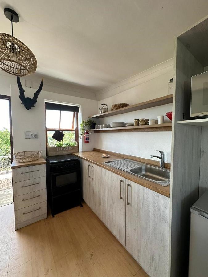 Ostrich Cottage At Les Wings Private Game Farm Groot-Jongensfontein Bagian luar foto